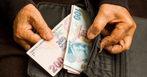 1 milyon tlsini bankaya yatiran ay sonunda sasiriyor kazanci asgari ucretten fazla cPaRJY26.jpg