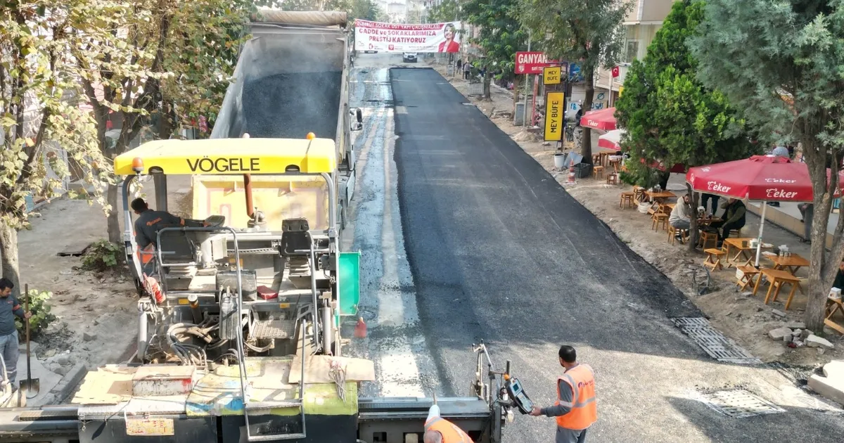 kocaeli zumrut sokakta asfalt ve aydinlatma hamlesi H1P8Czql.webp