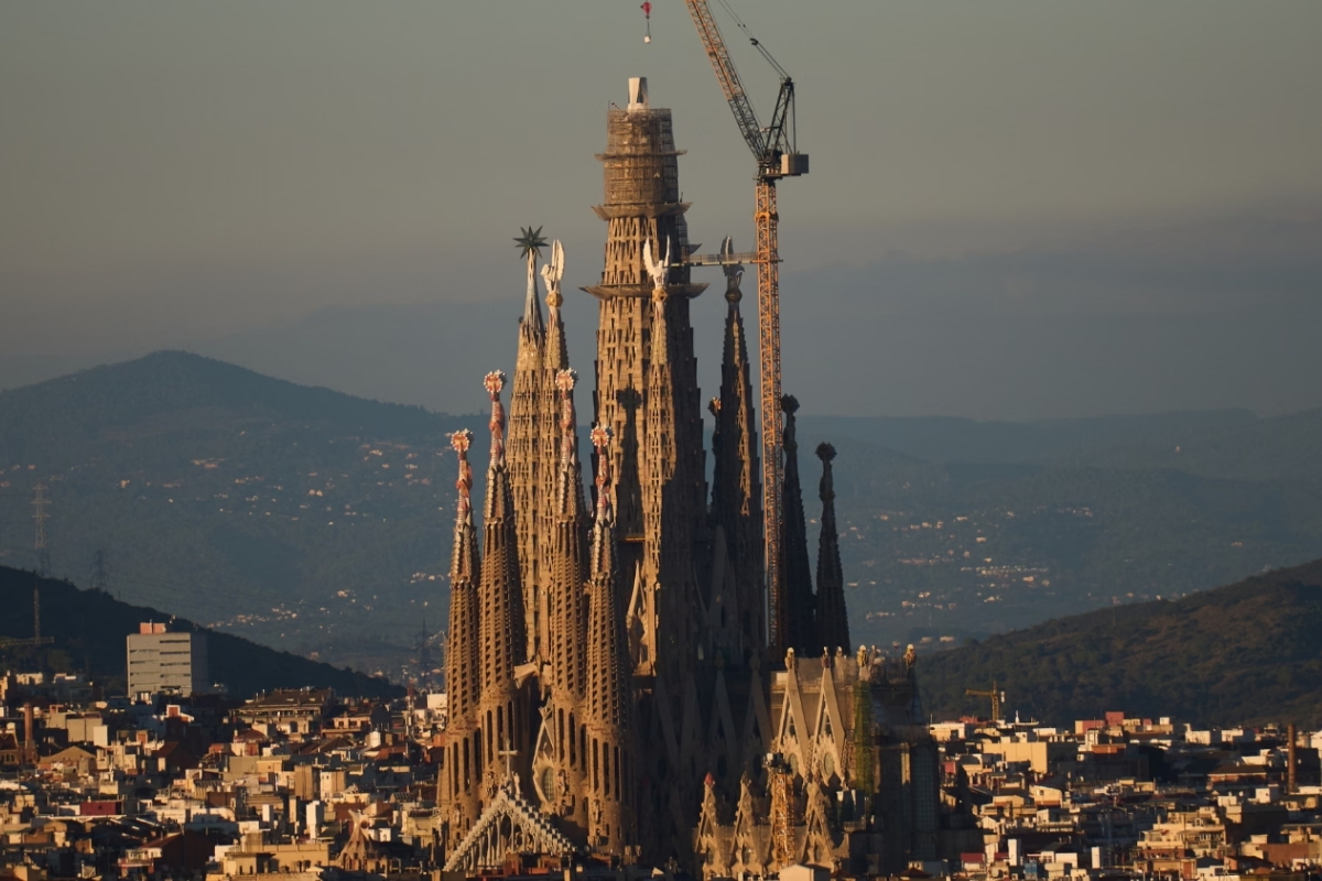 sagrada familia dunyanin en yuksek kilisesi unvanina ulasti Xh8mYtQL.jpg