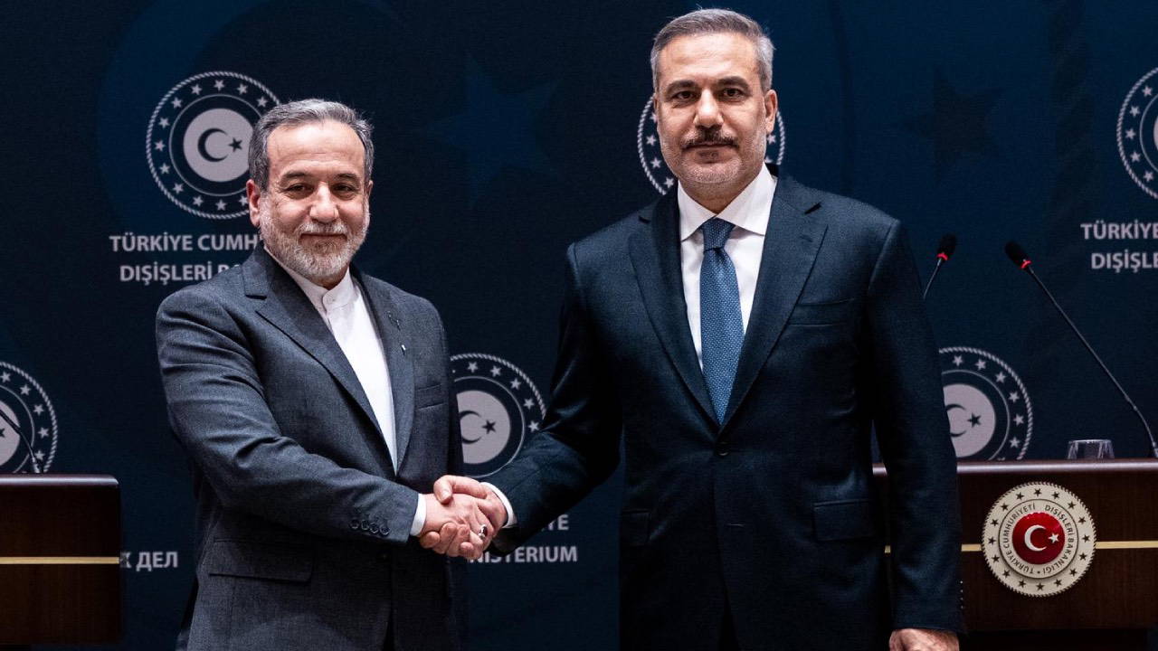 Bakan Fidan, İranlı Meslektaşı Arakçi ile Telefon Görüşmesi Yaptı