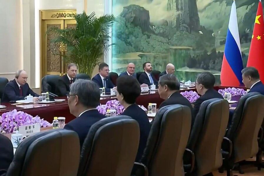 Putin ve Şi Cinping Görüşmesi Başladı: 40 Anlaşma İmzalanacak